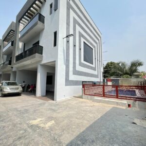 Contemporary 3 Bedroom Duplex